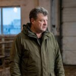НА ЖИТОМИРЩИНІ АГРОХОЛДИНГ ПІД ПРИКРИТТЯМ СИЛОВИКІВ ЗНИЩУЄ ДЕРЖАВНИЙ ВРОЖАЙ РІПАКУ ​